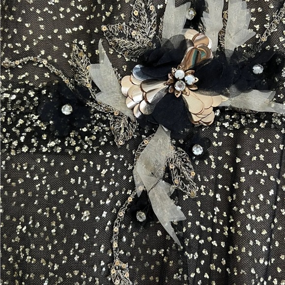 Marchesa Notte 6 Long Sleeve
Glitter Tulle Evening Gown Gold Black - Picture 8 of 9